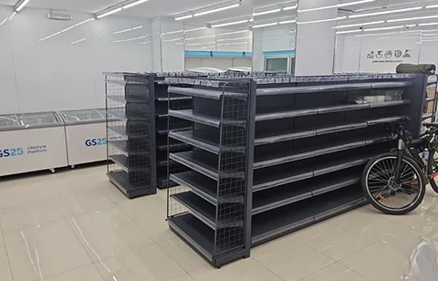 Ресторан и магазин товаров первой необходимости GS25, Монголия